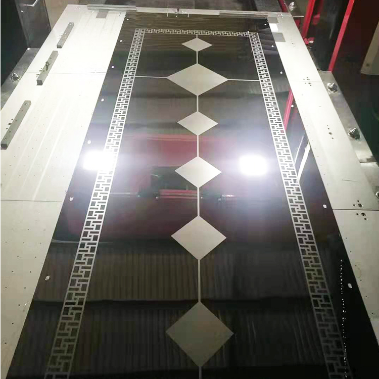 光纖激光打標(biāo)機(jī)怎么樣實(shí)現(xiàn)大幅面激光打標(biāo)？